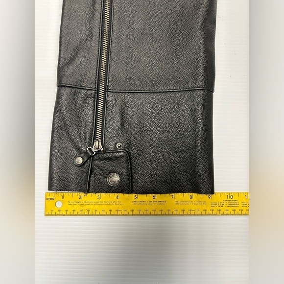 Harley-Davidson® Men's Bar & Shield Stock Leather Chaps 98090-06VM Size S EUC - Picture 16 of 16
